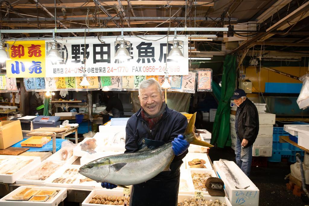 佐世保朝市-0