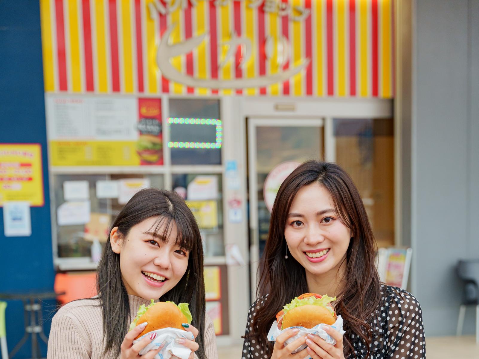 創業73年の味を豪快にガブリ！〈ハンバーガーショップヒカリ〉-0