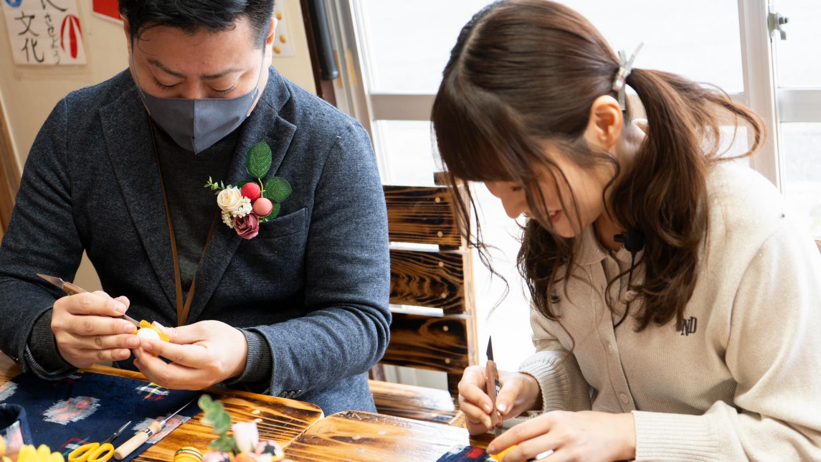 3.【江迎まゆ玉作り/匠工房】華やかなまゆ玉に囲まれて、手仕事を楽しむひと時。-0