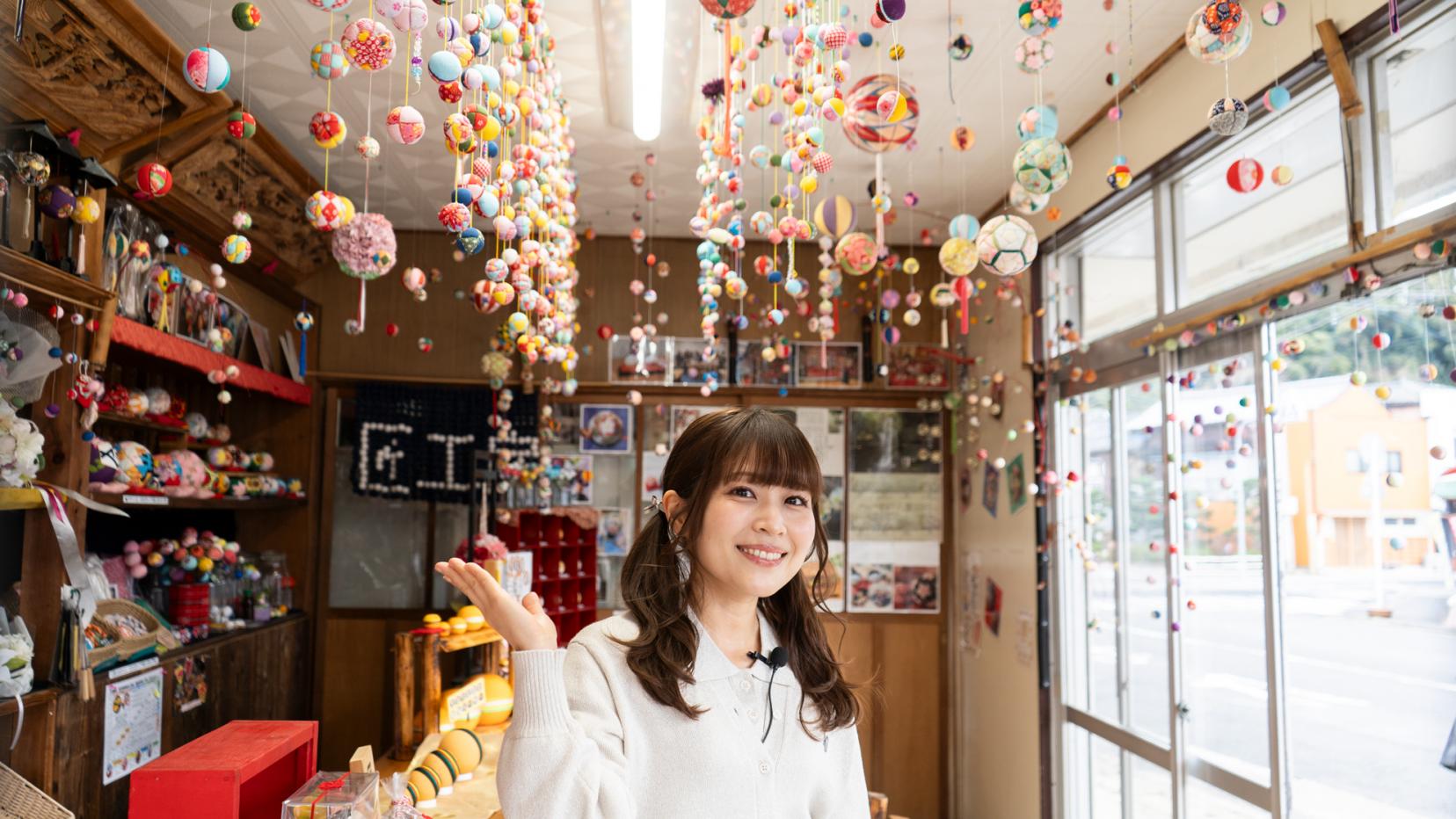 3.【江迎まゆ玉作り/匠工房】華やかなまゆ玉に囲まれて、手仕事を楽しむひと時。-6