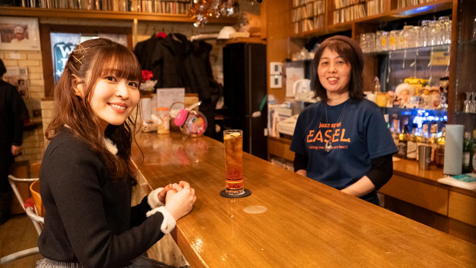 6.【JAZZSPOT いーぜる】生演奏で佐世保のジャズ文化を味わう、1人でも入りやすいバー。-0