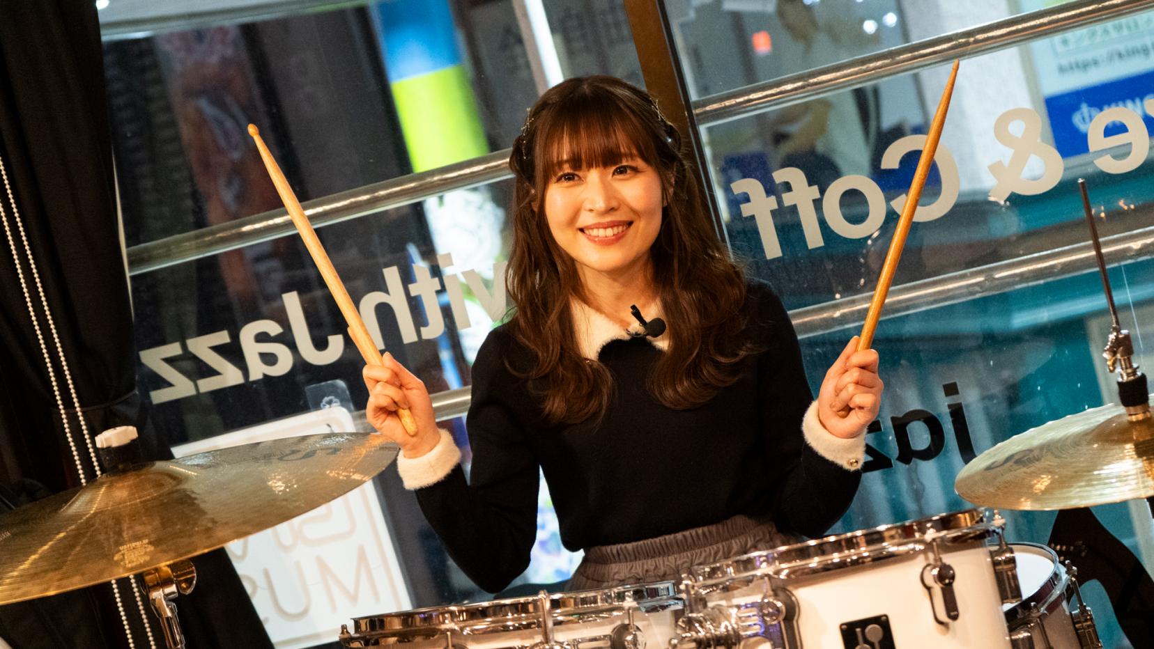 6.【JAZZSPOT いーぜる】生演奏で佐世保のジャズ文化を味わう、1人でも入りやすいバー。-4