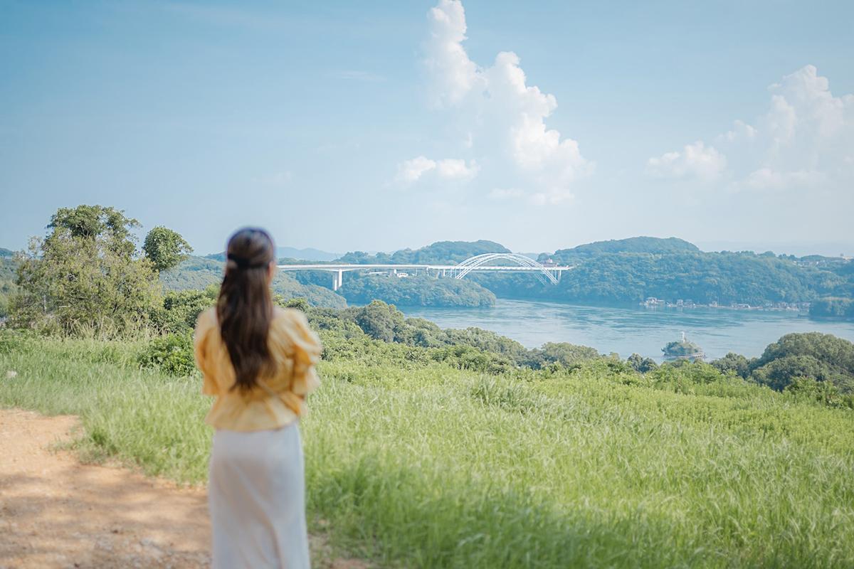 見上げると空にすい込まれそう。3本の巨大な塔に思いを馳せて-2