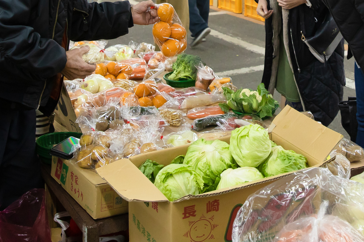 新鮮な山海の幸と、朝市ならではの味わい-3