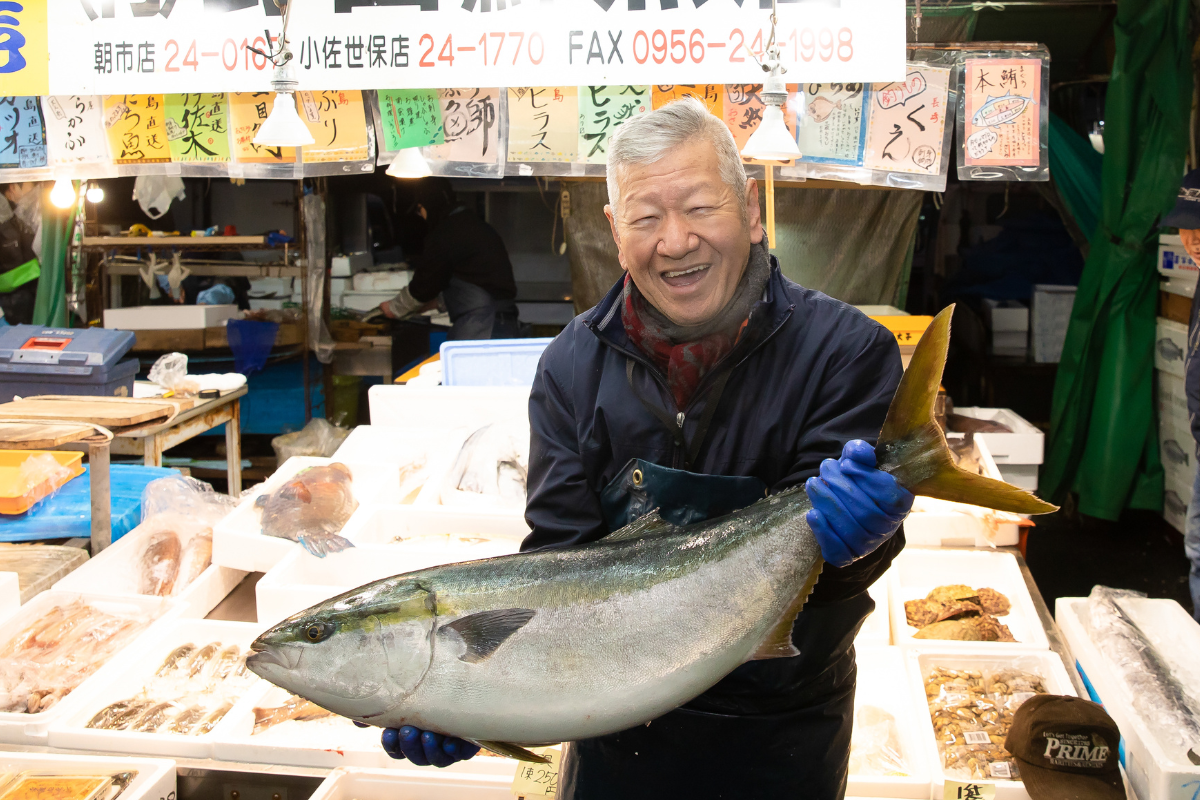 新鮮な山海の幸と、朝市ならではの味わい-0