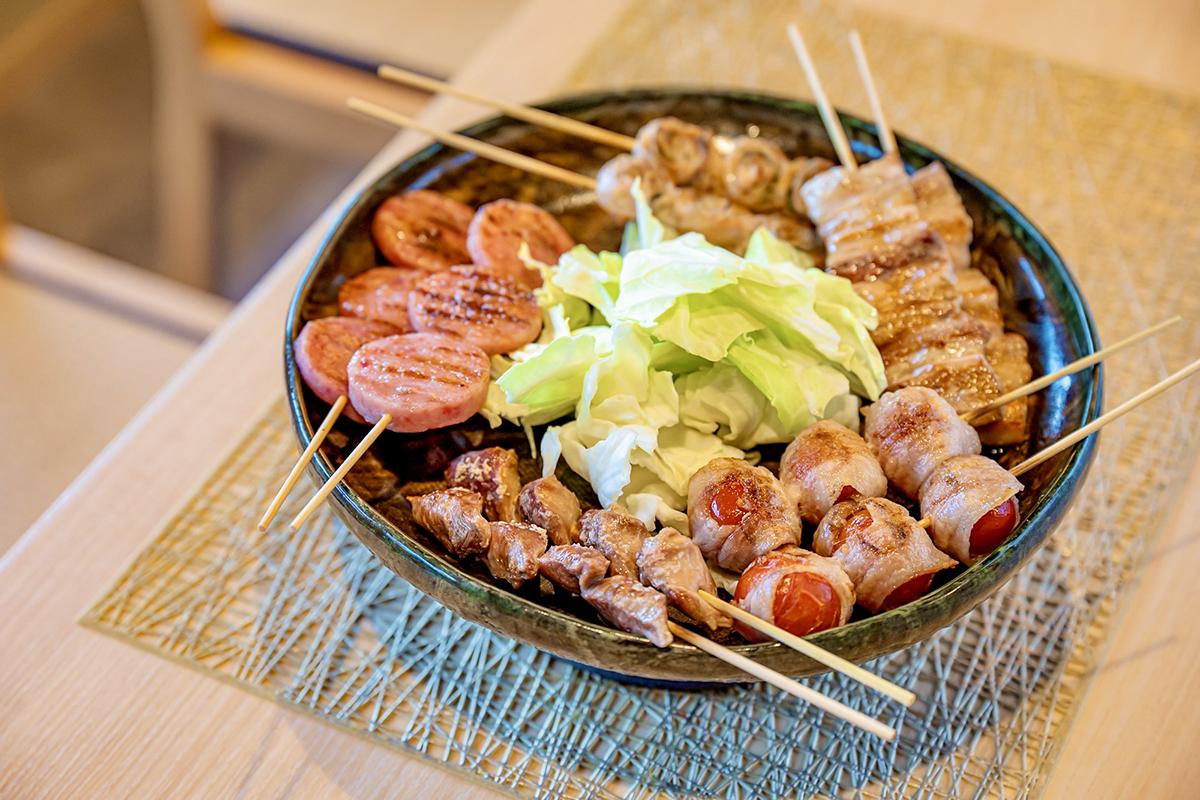 40年変わらぬ人情を添えて。洗練された空間で海山の幸を堪能-0