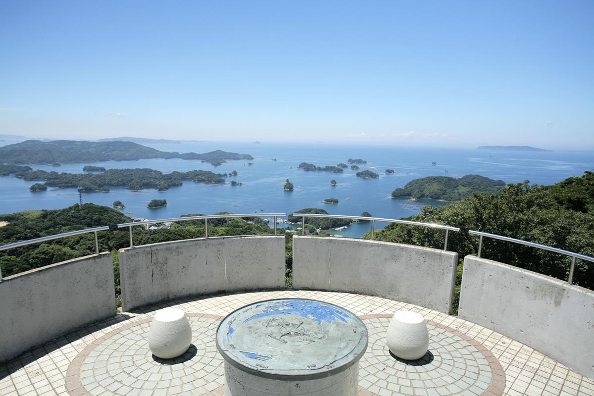 展望台から「九十九島」の絶景を望む-0