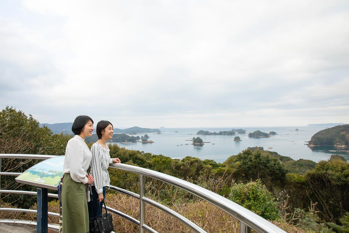 展望台から「九十九島」の絶景を望む-7