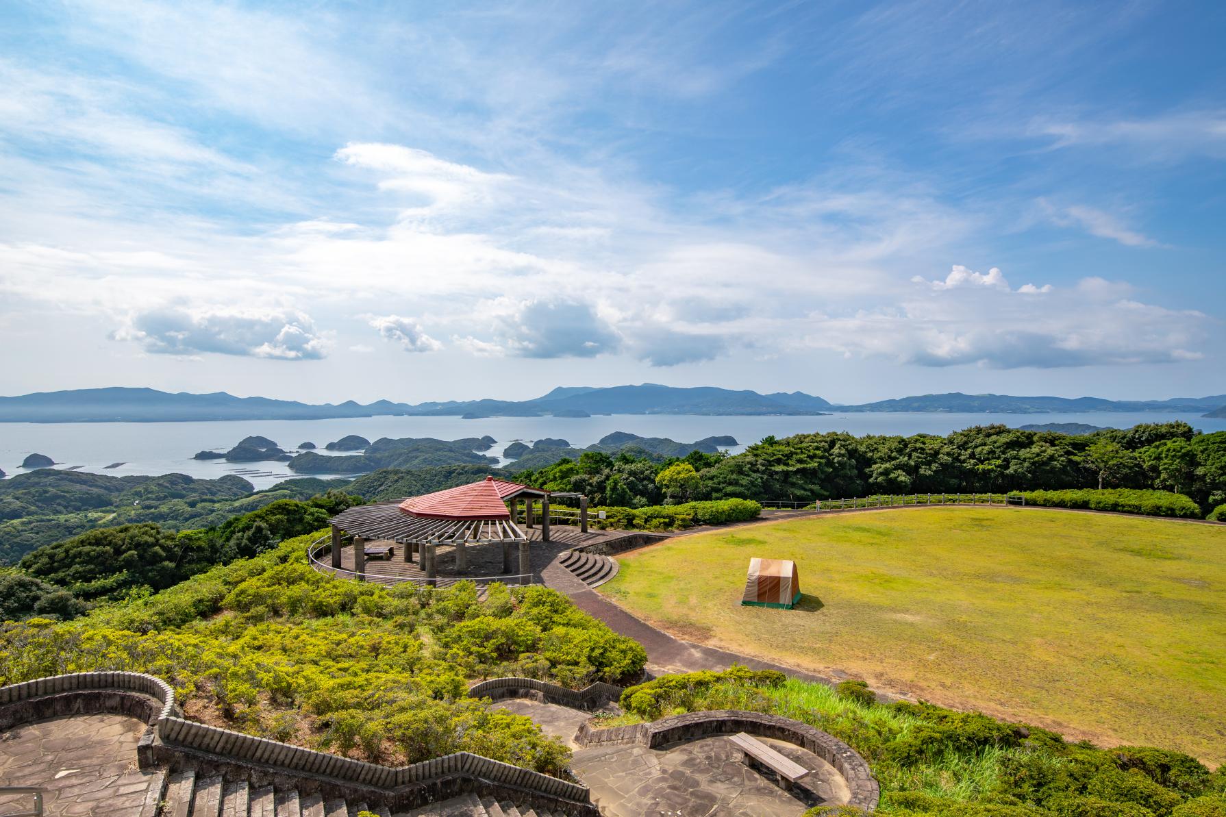 九十九島北部を望む絶景山キャンプ！約10万本のつつじの絨毯広がる「長串山」へ-0