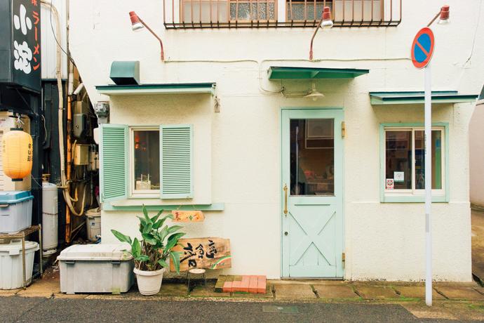 見て、食べて、聞いて、全身で楽しむ♪路地裏の料理と音楽の店「音食亭～Brownie～」-4