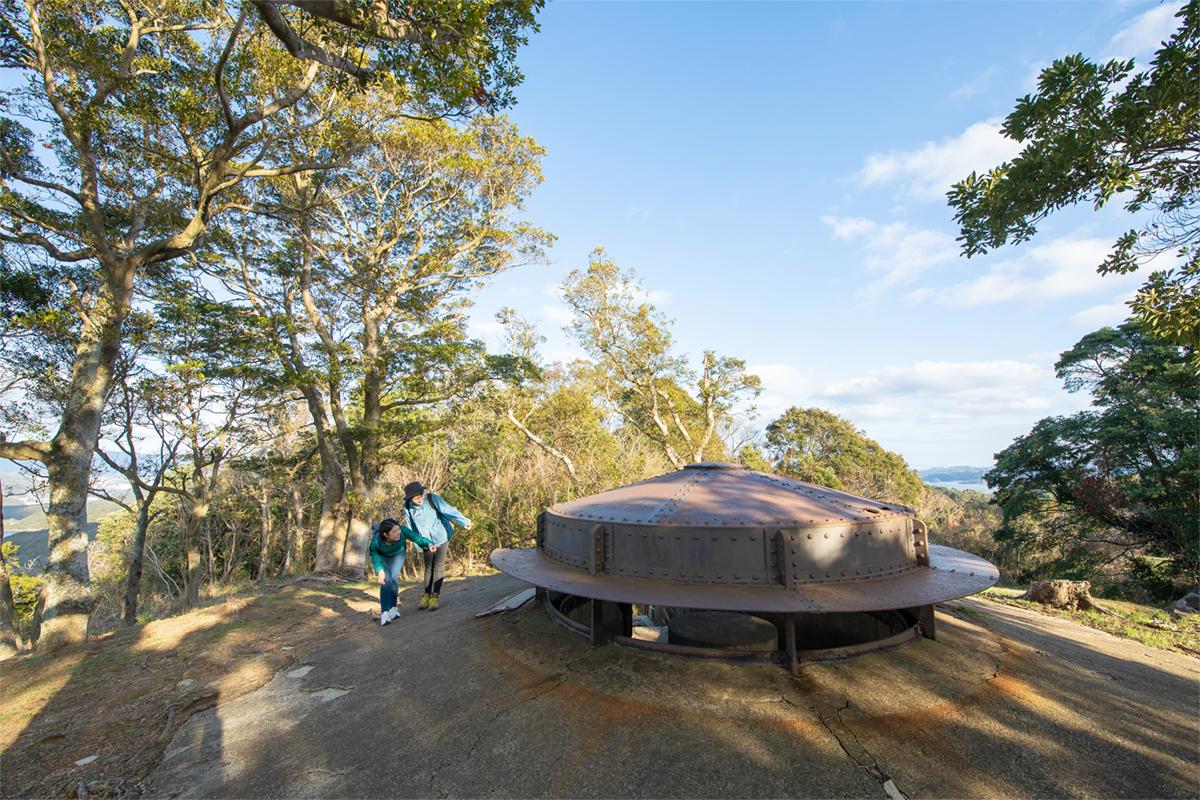 まるでUFOのような「丸出山堡塁観測所」-0