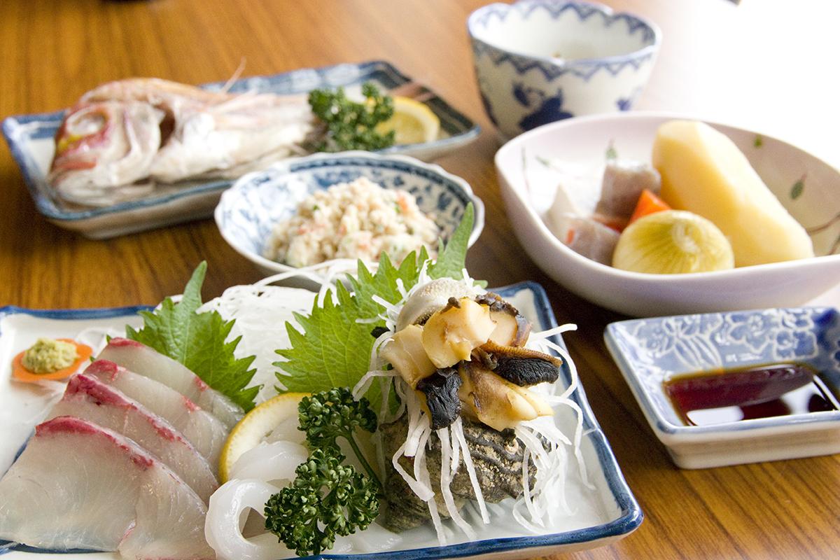 ここだけの特別な旅ごはん♪黒島の「島めし」と「ふくれまんじゅう」-0