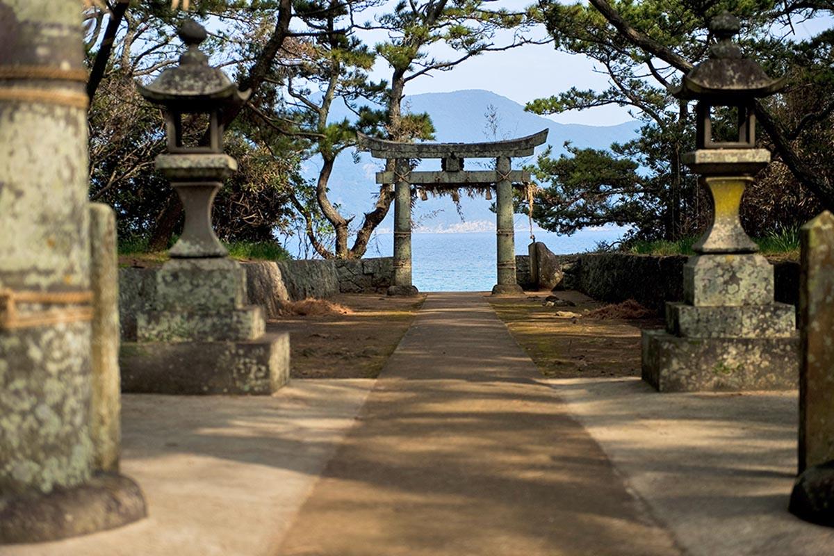 海に浮かぶパワースポット　島の神さまをめぐる旅へ-3