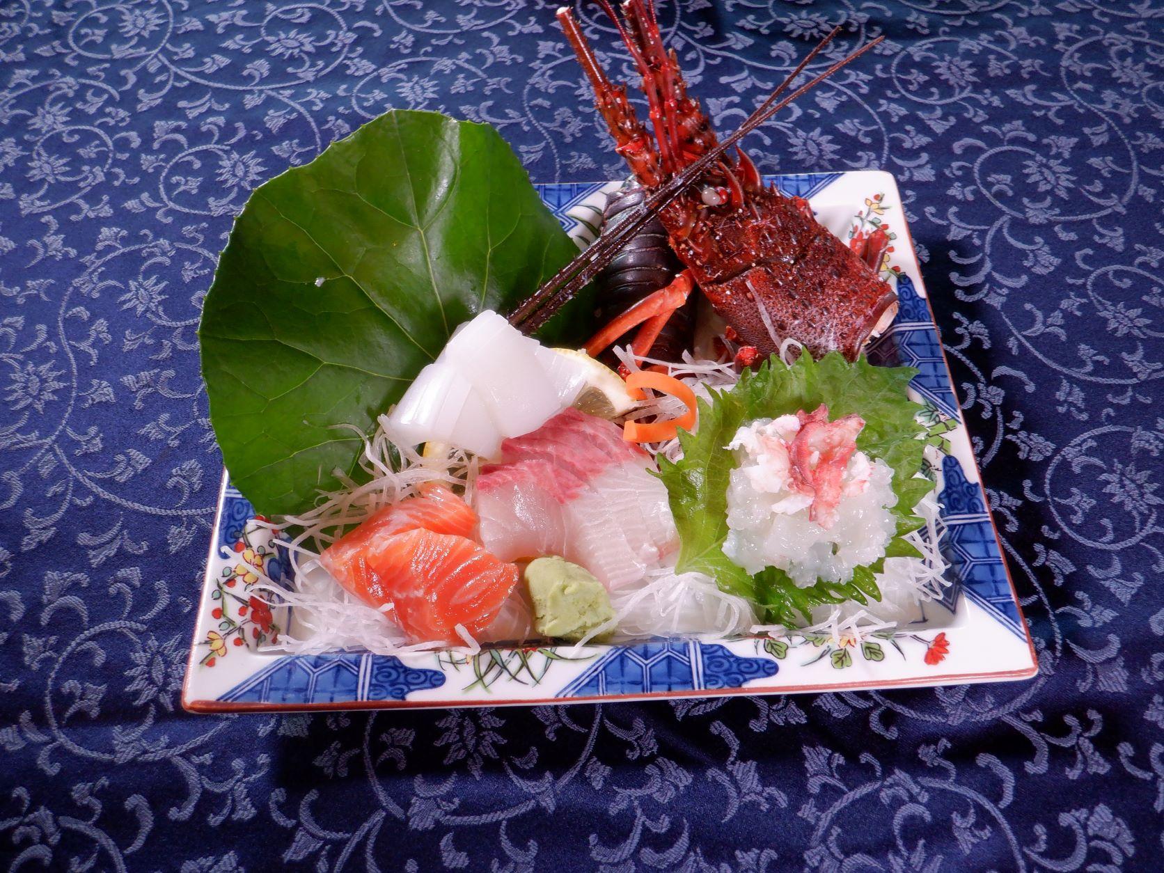 伊勢海老料理￥8,800　海鮮コース料理￥5,500-2