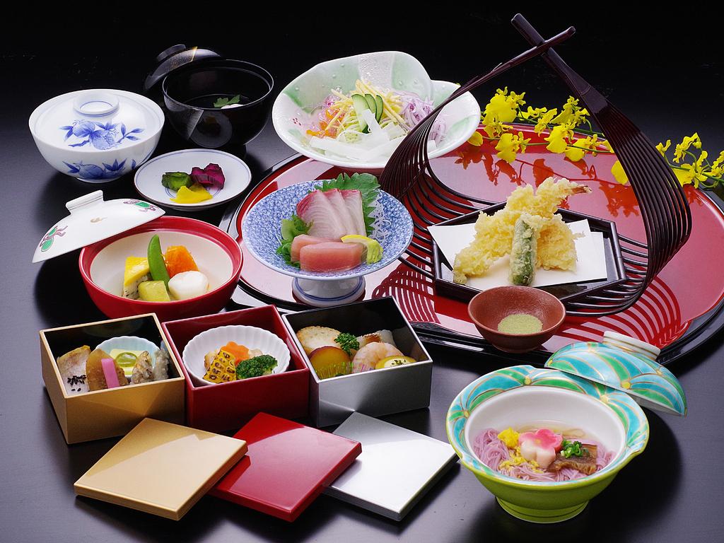 お昼のミニ会席（月替り）2,800円（税込）-0