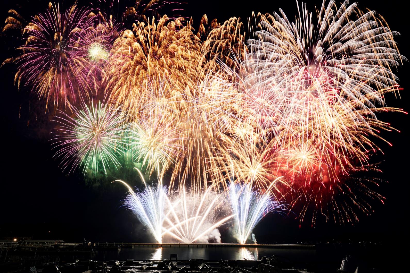 BIG SUMMER! の一日を締めくくる大迫力の「サマーナイト花火」-5