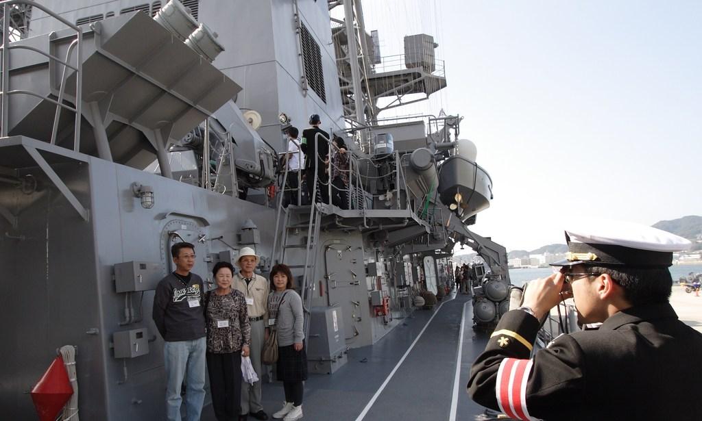 海上自衛隊　艦艇見学（倉島一般公開）-0