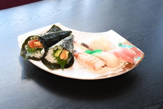 ～和食料理人に習う～ 地元の旬の魚を使った寿司づくり体験-4