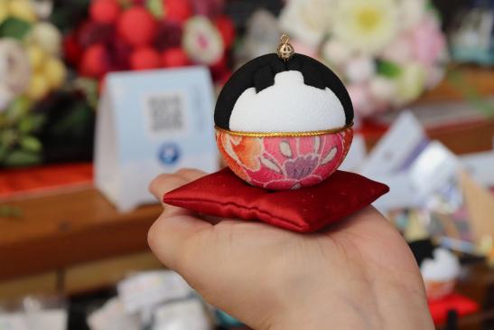 【海風旅。Experience】まゆ玉クラフト上級編！江迎まゆ玉で作る「御大師様とお雛様」のひな人形 〜飾り用ケース・金屏風・座布団付き〜-7