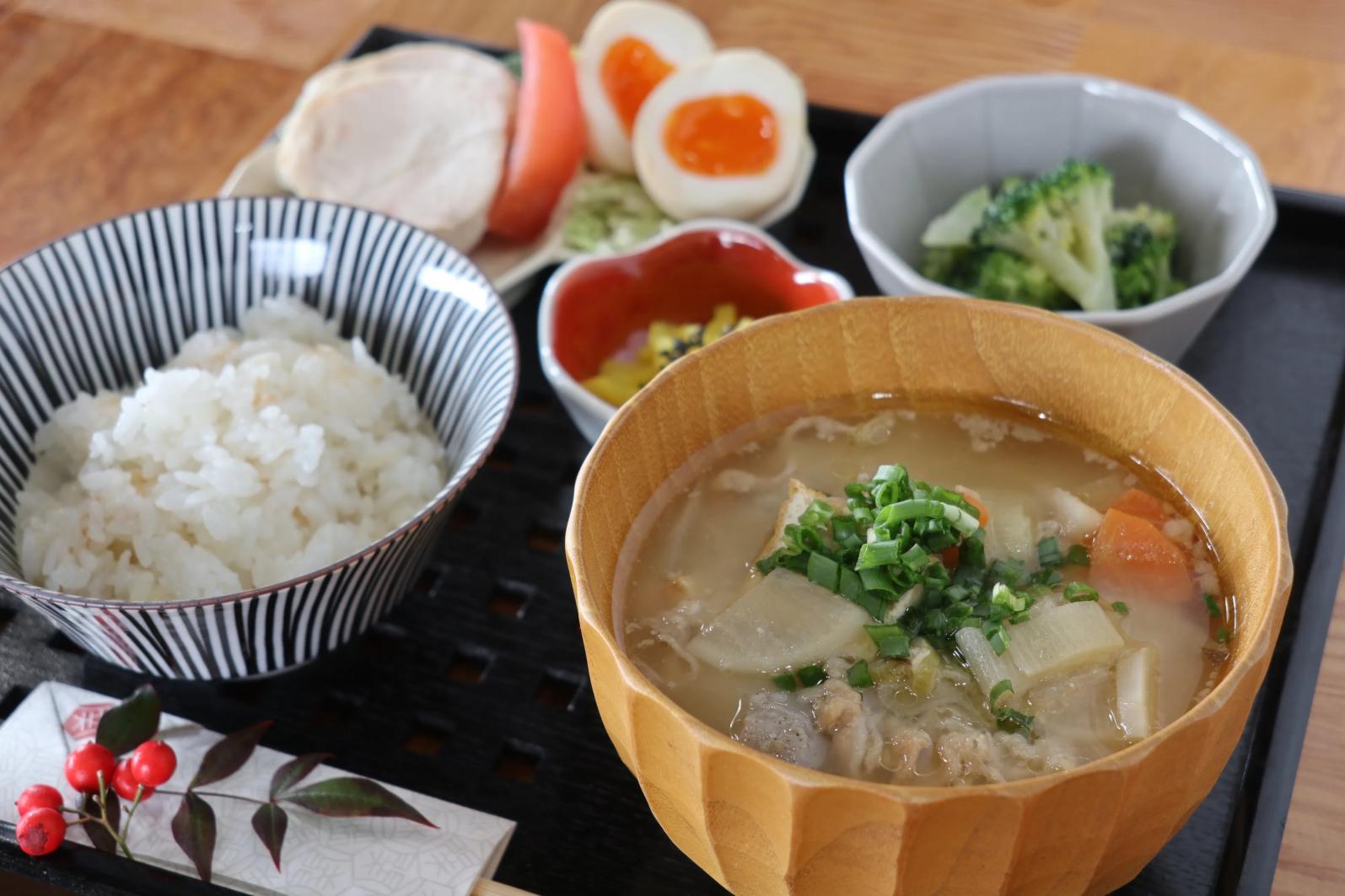 【海風旅。Experience】創業から続く伝統の味。 老舗「関戸麹屋」で生麹から仕込む味噌作り体験＆季節を味わう特製みそ汁ランチ付き！-1