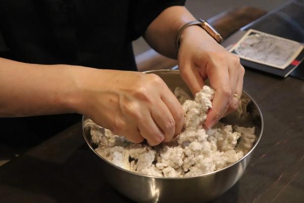 【海風旅。Experience】創業から続く伝統の味。 老舗「関戸麹屋」で生麹から仕込む味噌作り体験＆季節を味わう特製みそ汁ランチ付き！-4