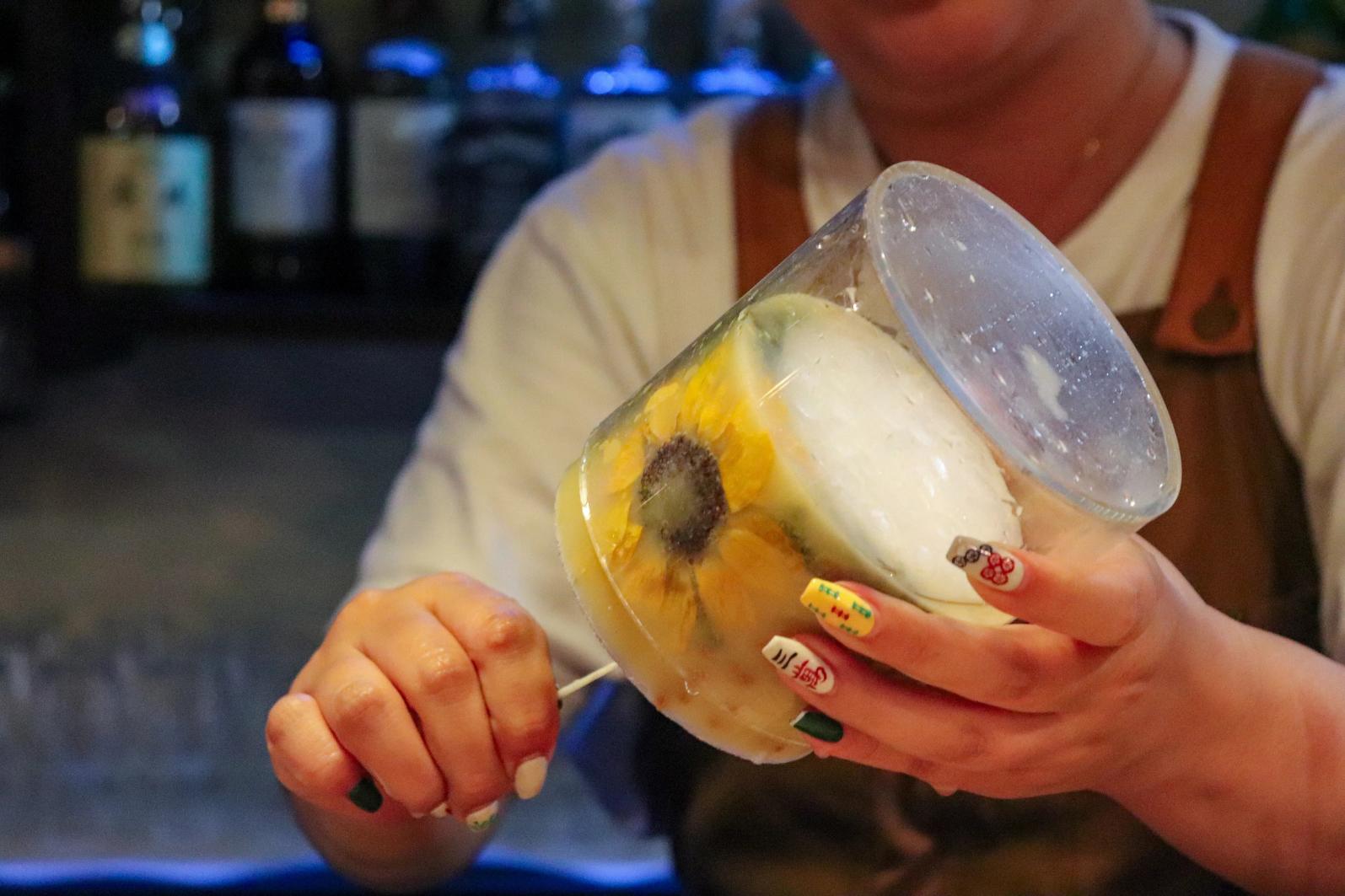 【海風旅。Experience】長崎の花を灯りに閉じ込めて。ドライフラワーで作る「ボタニカルキャンドル」体験（ティータイム付）-3